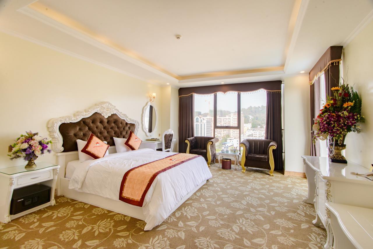 Lao Cai Royal Hotel מראה חיצוני תמונה