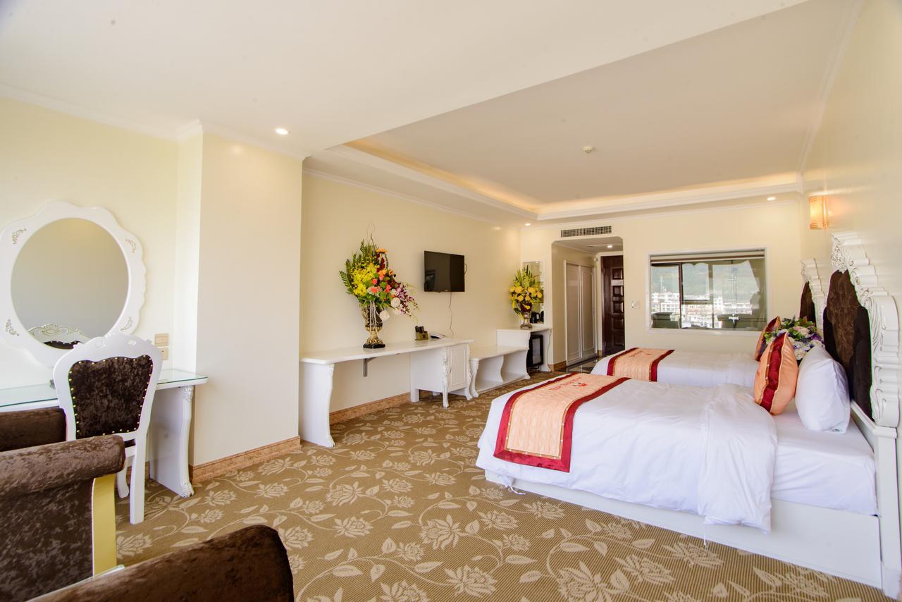 Lao Cai Royal Hotel מראה חיצוני תמונה