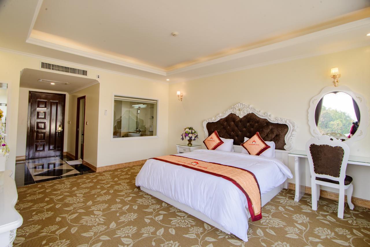 Lao Cai Royal Hotel מראה חיצוני תמונה