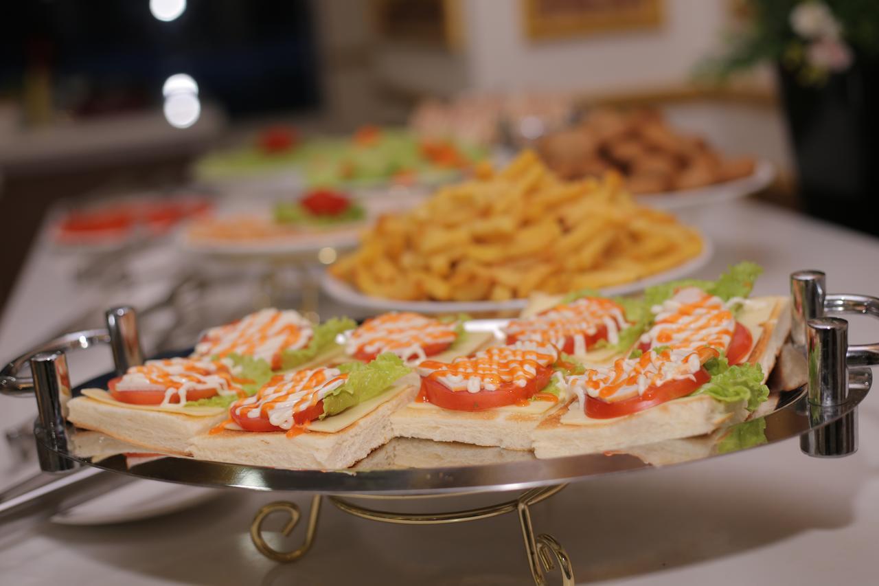 Lao Cai Royal Hotel מראה חיצוני תמונה